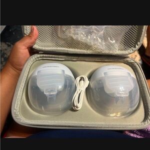 Double Electric  Pumps Set in White